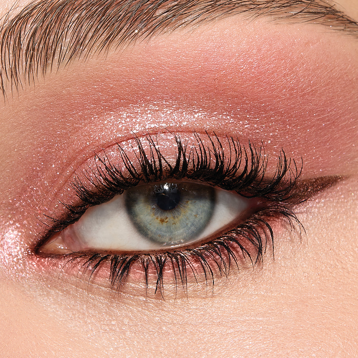 CHARLOTTE'S PALETTE OF BEAUTIFYING EYE TRENDS