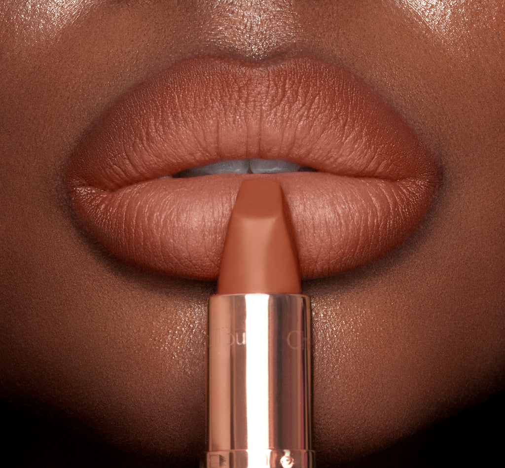 SUPER NUDES SCULPTING SECRETS & LARGE MAKEUP BAG