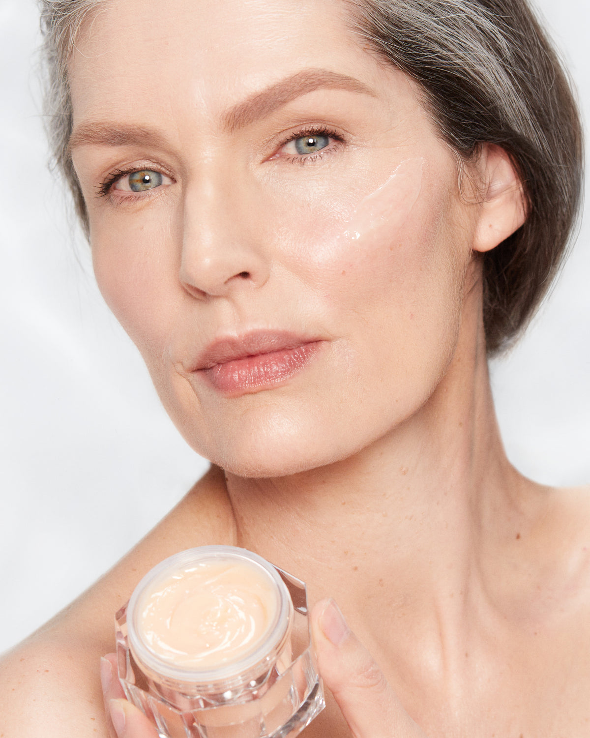 CHARLOTTE’S NIGHT-TIME GLOWING SKIN DUO