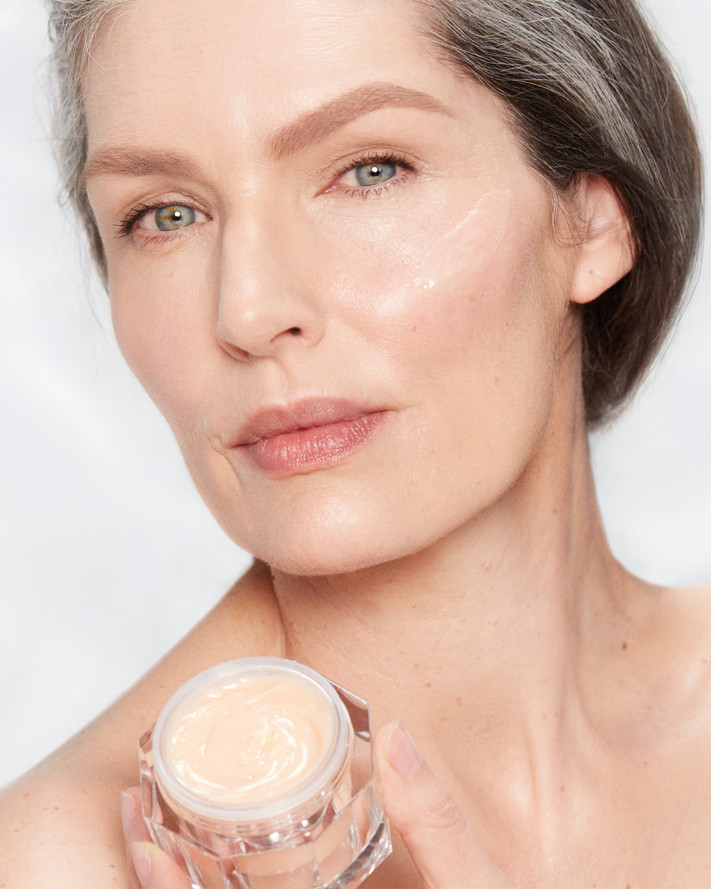 MAGIC NIGHT CREAM