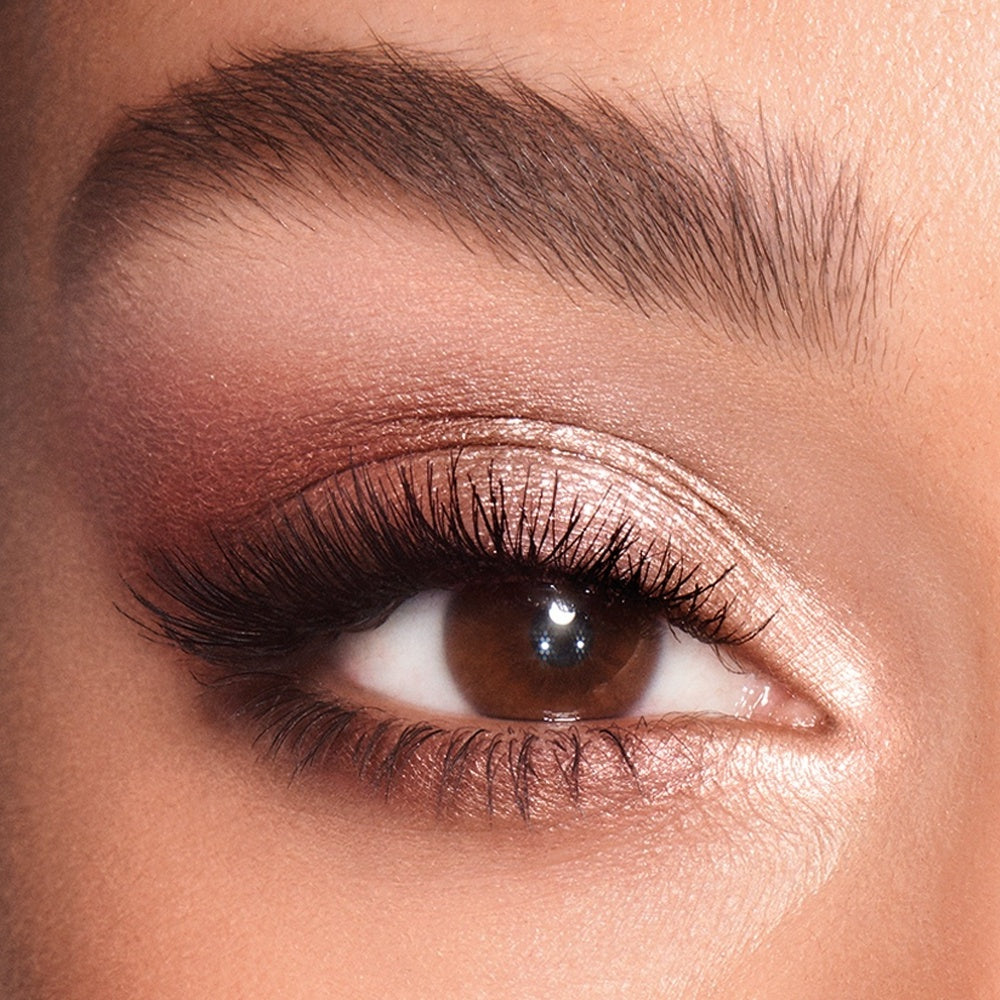 The Exagger-Eyes Look & Makeup Kit