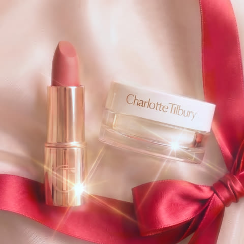 Free Mini Gifts! T&Cs Apply.